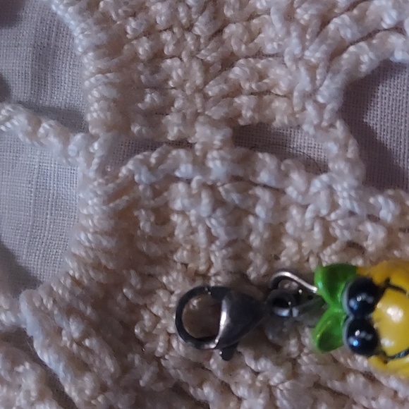 Charm u pineapple Charm - Picture 2 of 3